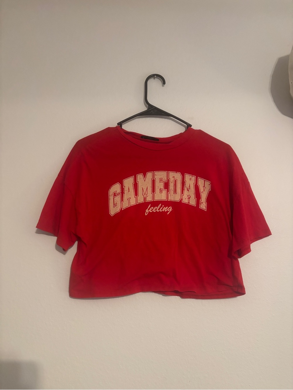 Gildan Red "GAMEDAY feeling" Crop Top